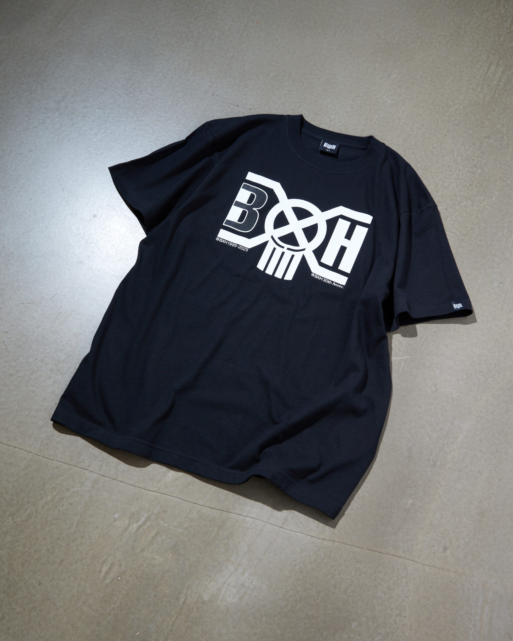 BOUNTY HUNTER 30TH LOGO Short Sleeve Tee (BLACK)