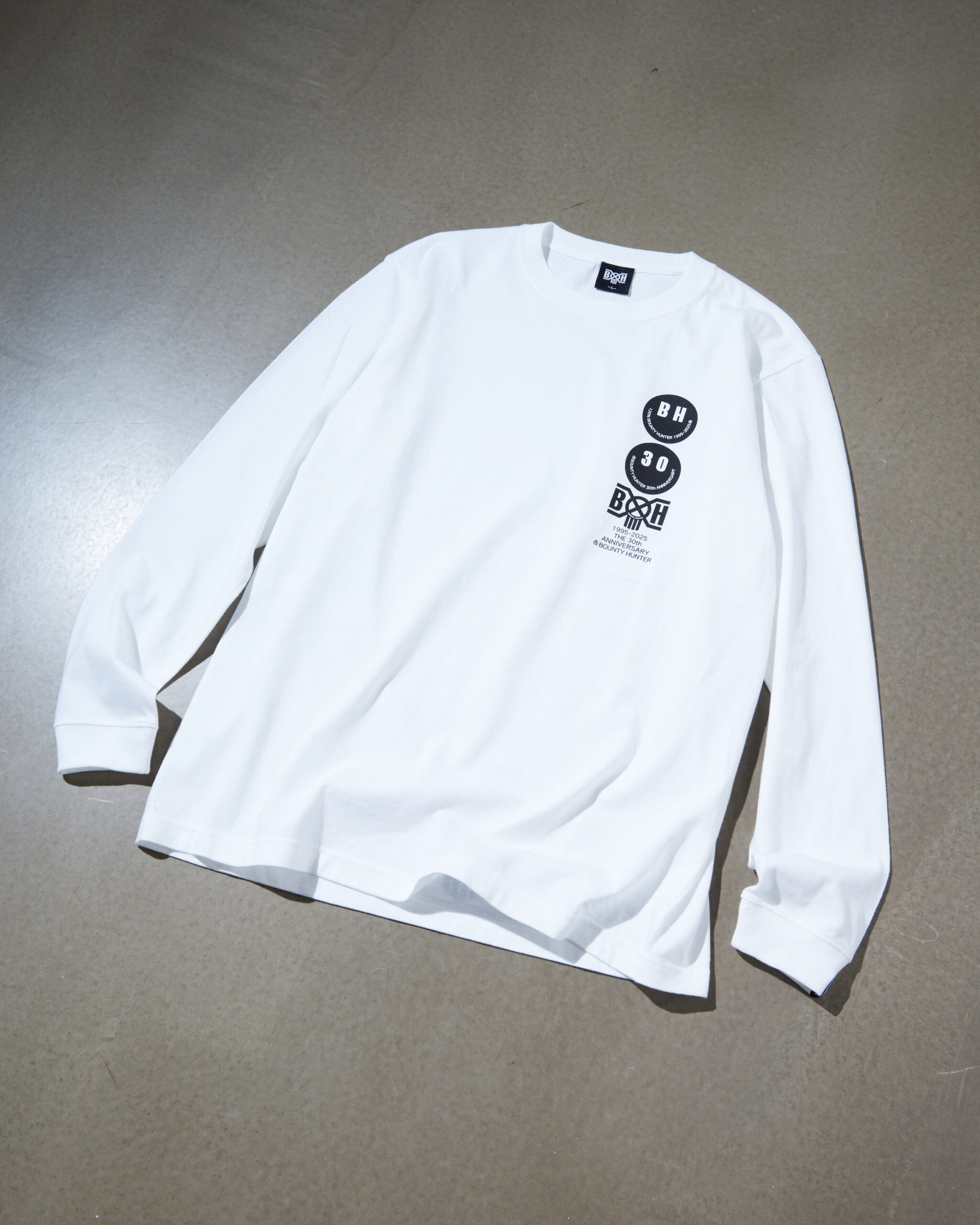 BOUNTY HUNTER 30TH LOGO Long Sleeve Tee (WHITE)